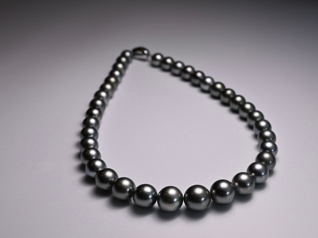 Aurora OCEAN BLUE  Silver Blue Tahitian Pearl Strand